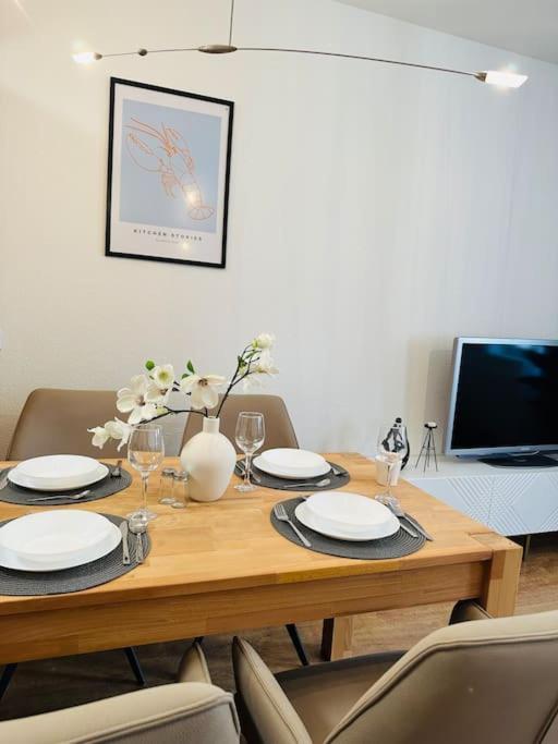 Modern Eingerichtete Wohnung Im Stadtzentrum Zittau Kostenloser Parkplatz Екстер'єр фото
